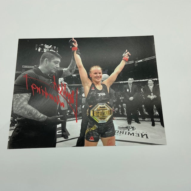 Photo-Valentina Shevchenko signed photo bundle(2 photos)