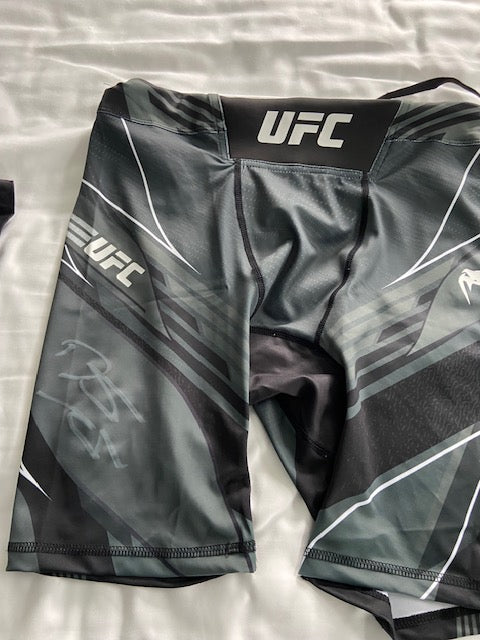 Shorts & Photo Combo - Dustin Poirier