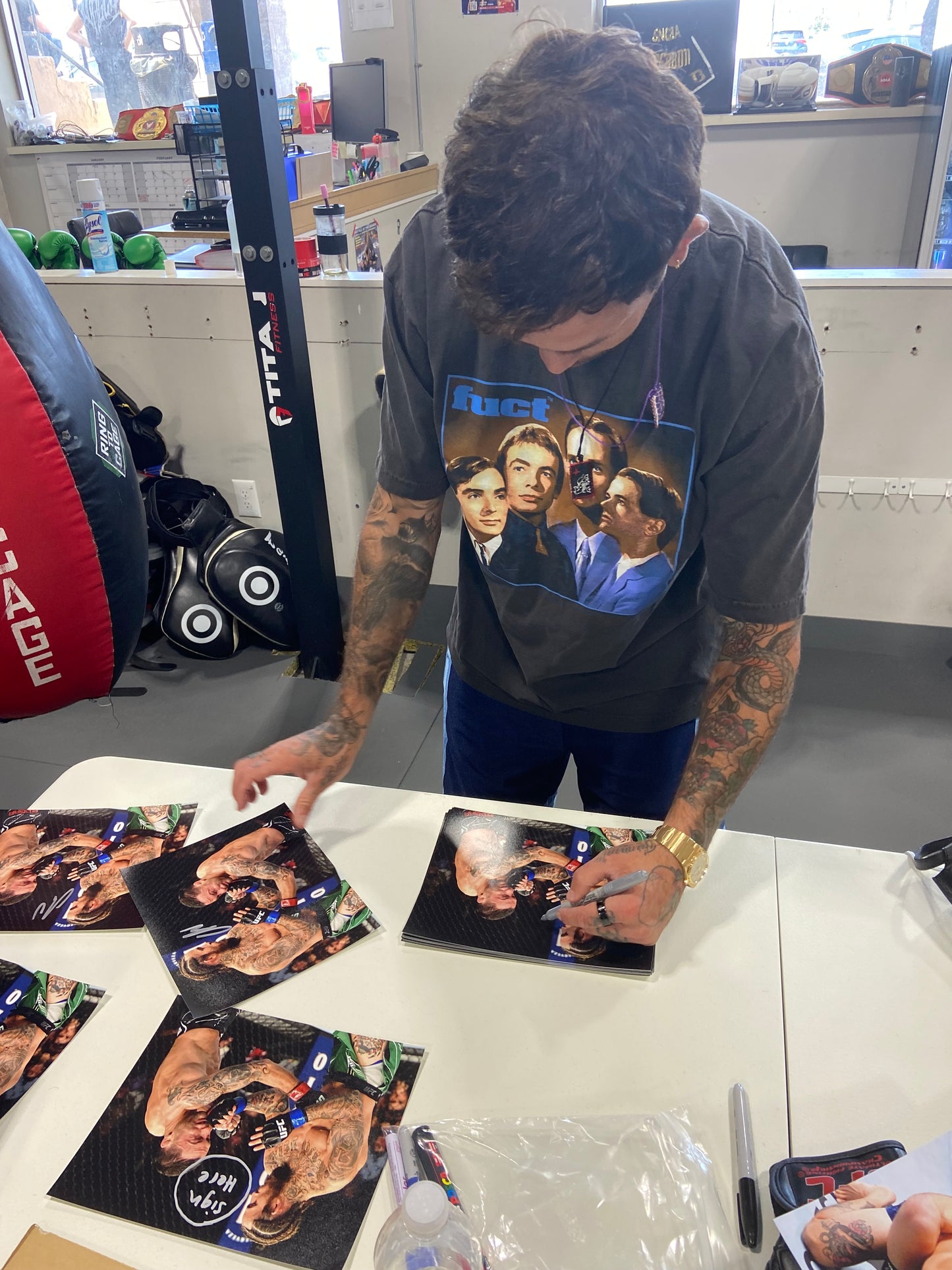 Photo-Chito Vera signed