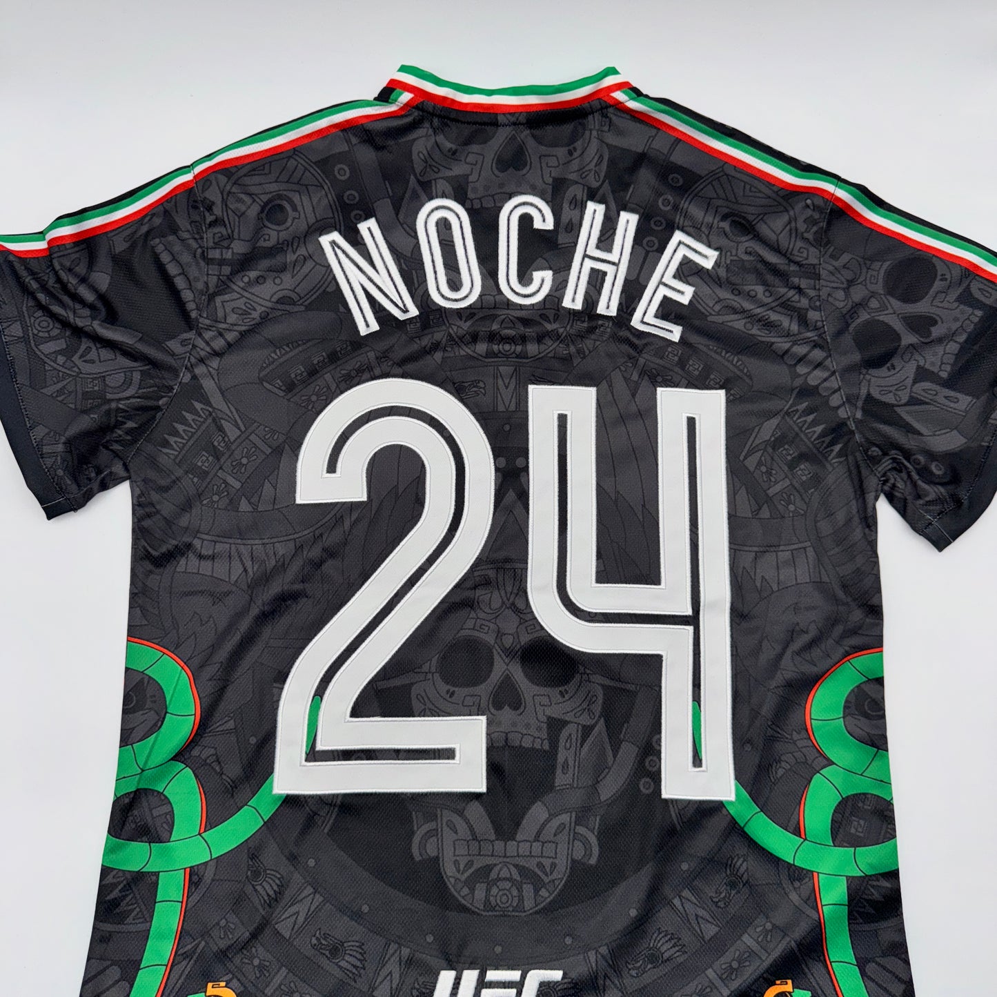 Jersey - Valentina Shevchenko Signed Noche Jersey